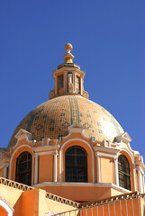 Fototapeta na wymiar Cholula cúpula de la iglesia
