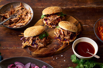 Pulled pork burgers