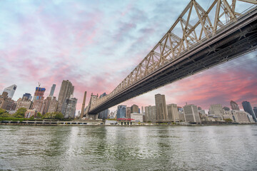 Fototapeta premium Sunset sky colors over Manhattan Skyline, New York City