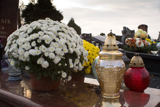 Cmentarz - Uroczystość Wszystkich Świętych. Cementery. Sollemnitas Omnium Sanctorum.