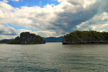 Obraz premium Krabi, Thailand - Approaching Tonsai Bay