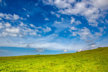 Obraz premium Blue Sky and Cloud in Pieniny Mountains in autumn