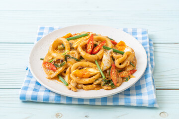Fototapeta premium stir fried squid with salt egg