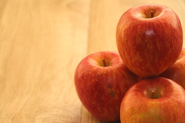 美味しい真っ赤なリンゴ