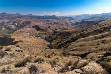 Fototapeta na wymiar Beautiful wide-angle view from a mountain top in the Golden Gate National Park.