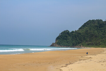 Obraz premium Traumstrand in Thailand Strand Palmen Steine 