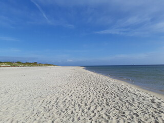 Einsamer Strand mit blauem Himmel 2, Hel, Polen