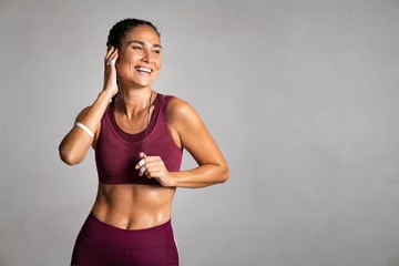 Papier Peint photo Lavable Fitness Fitness mid woman laughing after gym workout