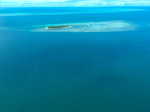 Great Barrier Reef von oben in Australien Korallen Riff