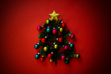 Christmas tree made of fir tree branches.  もみの木の枝で作ったクリスマスツリー