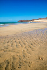 Faszinierende Sandformationen bei Ebbe an der Ostküste der Trauminsel Fuerteventura