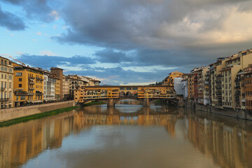 Fototapeta na wymiar Florence, Tuscany, Italy: panorama of Florence with view of Ponte Vecchio