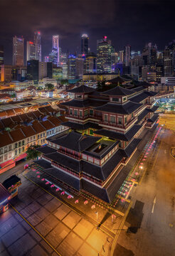 Buddhist temple and museum complex located in the Chinatown district.