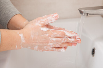 rules of personal hygiene. How to wash your hands under the tap with water. 