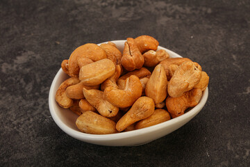 Cashew heap in the bowl