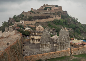 Fototapeta premium The Great Wall of India is called the fortress walls of Kumbalgarh Fort, India