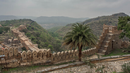 Obraz premium The Great Wall of India is called the fortress walls of Kumbalgarh Fort, India