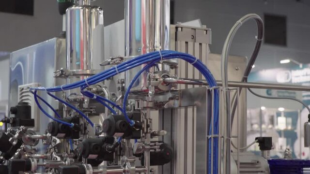 Equipment for pharmaceutical and chemical industry, biotechnological and chemical reactor