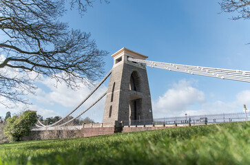 Nice picture of the Bristol Suspension Bridge and the surrounding greenery