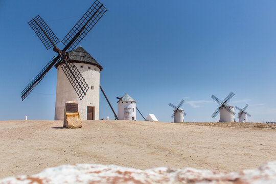 Molinos de viento de Campo de Criptana en Castilla la Mancha, Espa&ntilde;a.