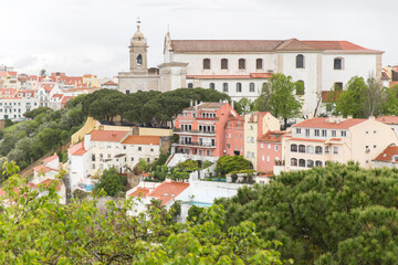 Catedral o Iglesia desde el Castillo o Castelo de San Jorge o Sao Jorge en la ciudad de Lisboa en el pais de Portugal