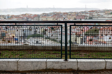 Obraz premium Panoramica, panoramic, vista, view o skyline en la ciudad de Lisboa o Lisbon en el pais de Portugal
