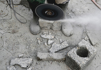 the construction work of electronic tools angle grinder