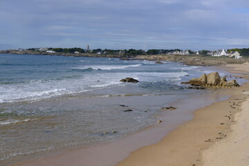 The granite coast at low tide. (Batz-sur-mer in autumn)