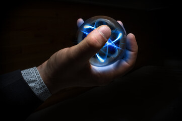 Crystal Ball Atom