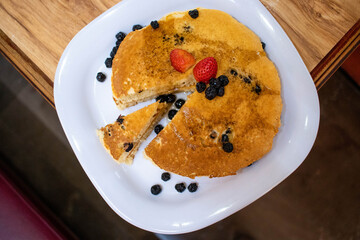 Hot cakes con blueberries