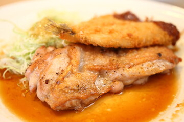 チキングリルとアジフライのセットメニュー