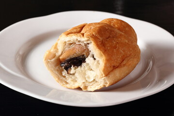 Croissant with peanut and cocoa fillings