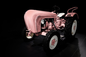 Traktor Oldtimer rosa