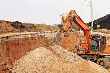 Obraz premium 한국의중장비를이용한건설현장모습입니다