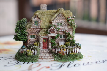 Victorian Cottage Miniature resin made Souvenir