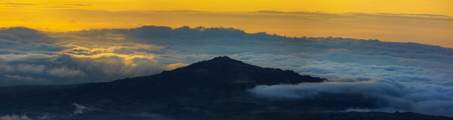 Nubes  en la montaña