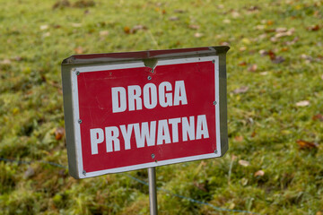 Znak ostrzegawczy DROGA PRYWATNA