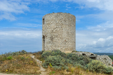 Fototapeta na wymiar Wehrturm in. Bonifacio auf der Insel Korsika