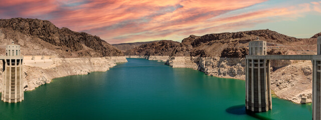 Landscape view of the Lake Mead National Recreation Area in the US during sunset