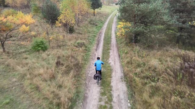 wycieczka rowerowa po bezdrożach Polski jesienią w Małopolsce