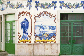 Fototapeta na wymiar azulejos tiles panels that cover the Market reflects the activities of the market and the countryside in Vila Franca de Xira, portugal