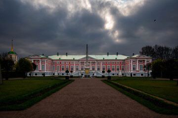 Fototapeta na wymiar Manor in Kuskovo on gloomy autumn afternoon