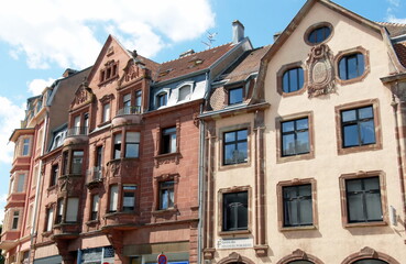 Ville de Sarreguemines, façade typique de la période allemande, département de la Moselle, France