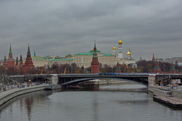 Fototapeta na wymiar View of the Moscow Kremlin from the Patriarchal Bridge, Russia.