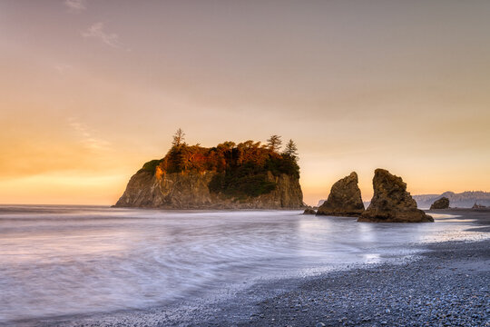 Sunrise at Ruby Beach in Olympic National Park, Washington State