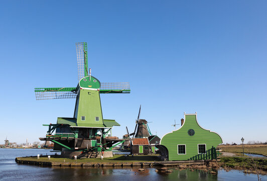 zaanse schans, windmill and house