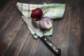 cipolla tagliare tritare coltello chef cuoco cucina casalinga 