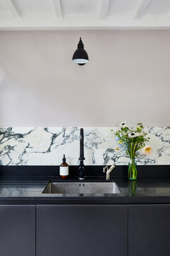 Sleek and minimal kitchen