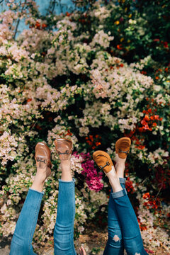 Feet on the air.