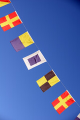 Bunte Wimpel © Fotolyse